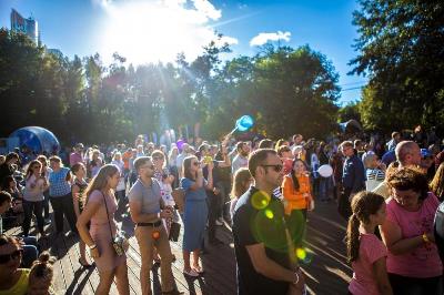 Рекламный open air «День подарка» Рекламный open air «День подарка»